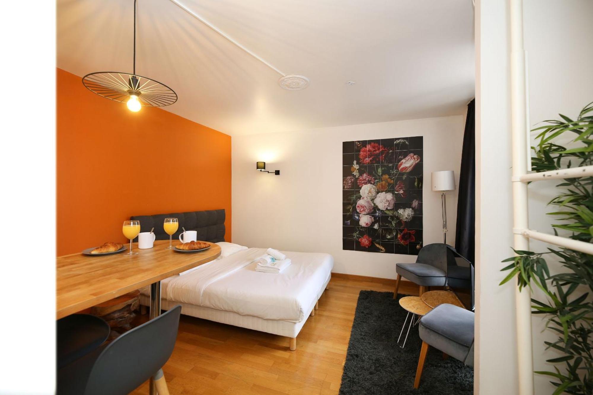 Service - En Face Du Musee - 5 Appartement